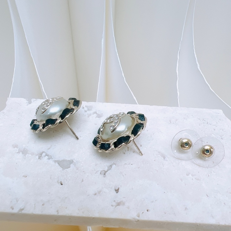 Chanel 21k 太陽花皮穿鏈水鑽雙C耳環-5