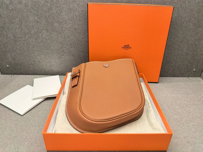 Hermes愛馬仕 金棕銀扣 perspective cavaliere21歪歪包 U刻 H皮-1