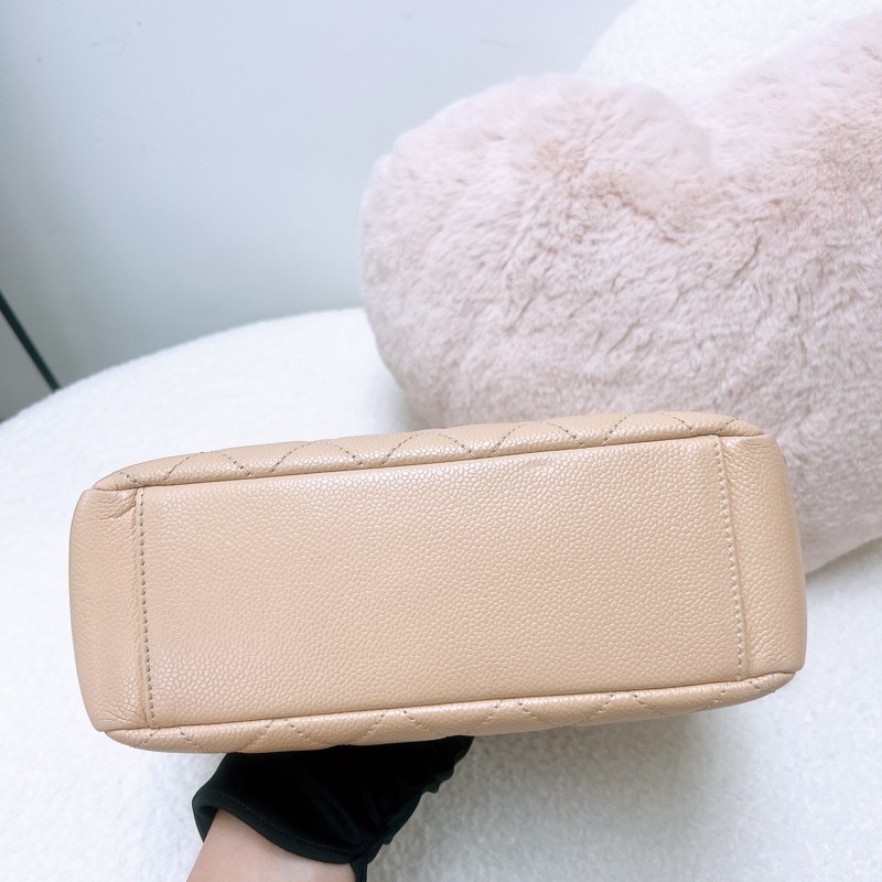 Chanel PST 奶茶牛皮托特包-1