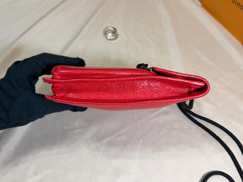 ‼️全台最甜 Balenciaga 巴黎世家 紅皮革 肩背斜背包/手機包-7