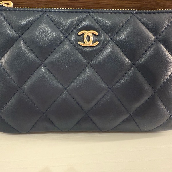 Chanel香奈兒深藍色ㄧ字零錢包-0