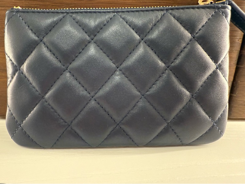 Chanel香奈兒深藍色ㄧ字零錢包-2