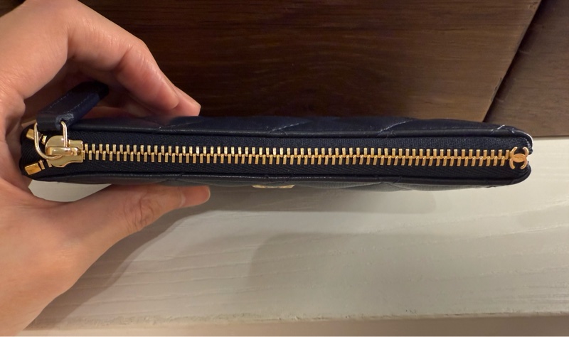 Chanel香奈兒深藍色ㄧ字零錢包-3