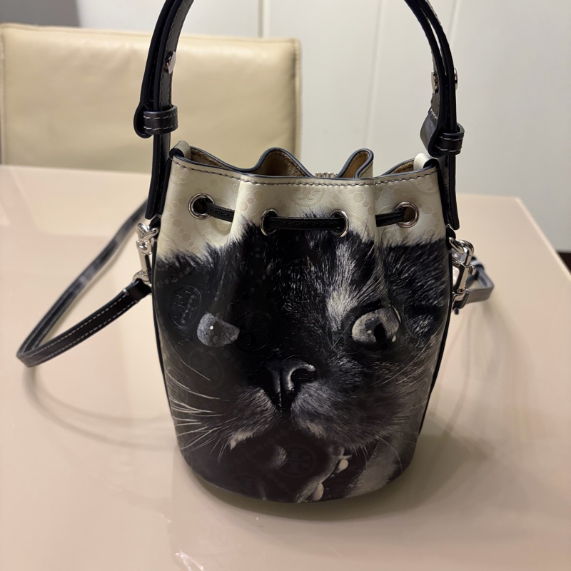 Tory Burch米灰黑三色漸層貓咪圖案肩背手提水桶包-6