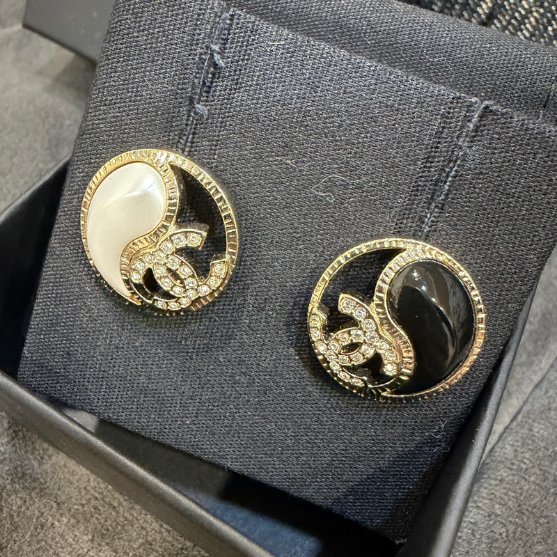 全新全配❤️ 香奈兒 #耳環 #太極 #水鑽 #耳釘-4