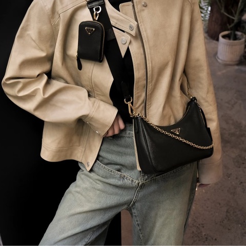 PRADA Re-Edition 2005 Saffiano 黑金防刮牛皮三合一肩背包 1BH204 酷颯時髦天菜 🖤