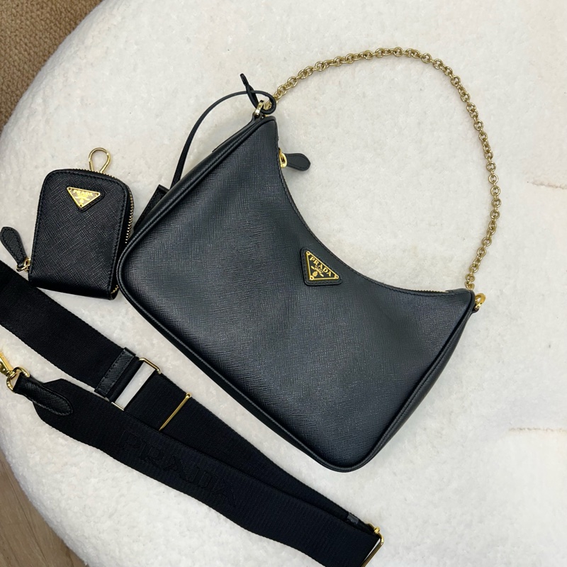 PRADA Re-Edition 2005 Saffiano 黑金防刮牛皮三合一肩背包 1BH204 酷颯時髦天菜 🖤-5