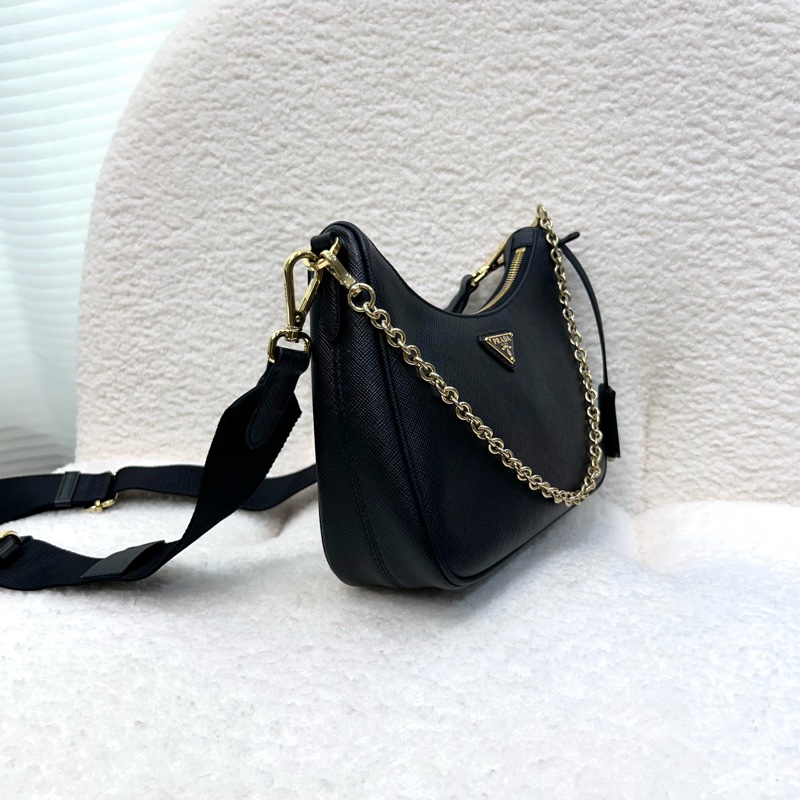 PRADA Re-Edition 2005 Saffiano 黑金防刮牛皮三合一肩背包 1BH204 酷颯時髦天菜 🖤-8