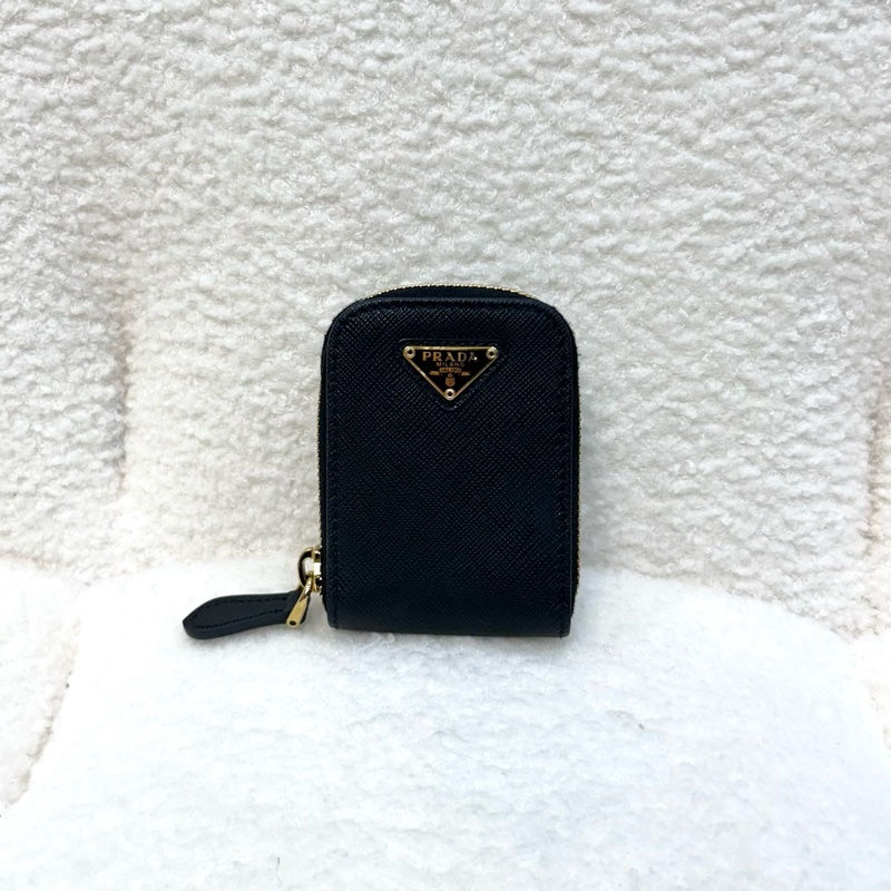 PRADA Re-Edition 2005 Saffiano 黑金防刮牛皮三合一肩背包 1BH204 酷颯時髦天菜 🖤-13