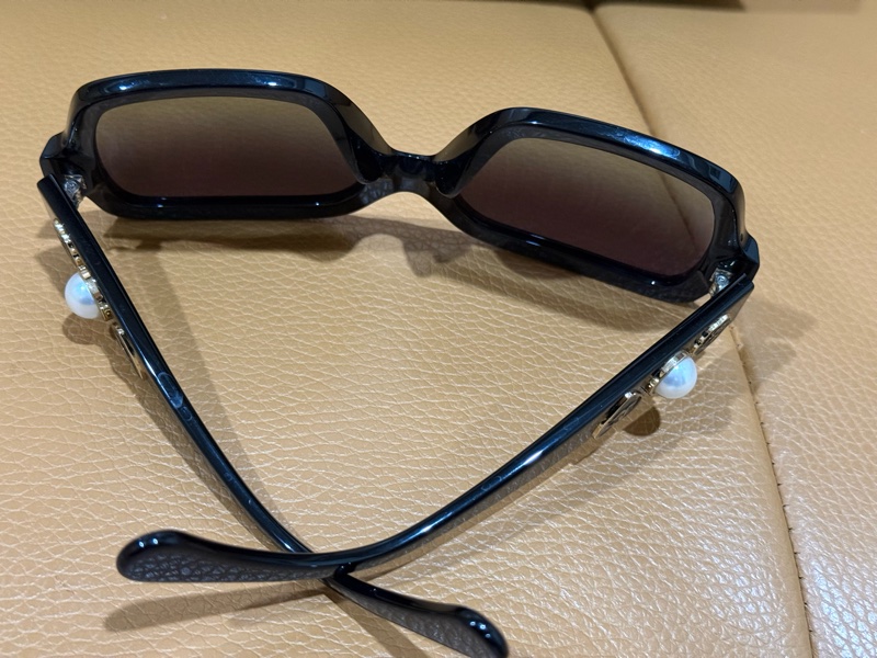 CHANEL 香奈兒 愛心珍珠花黑框墨鏡/太陽眼鏡 23年新款5479A-6