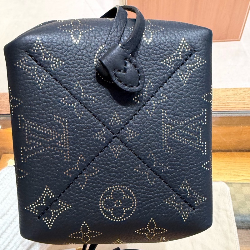 Louis Vuitton 路易威登 月光女神 黑金小水桶 附件：塵袋 肩帶-4