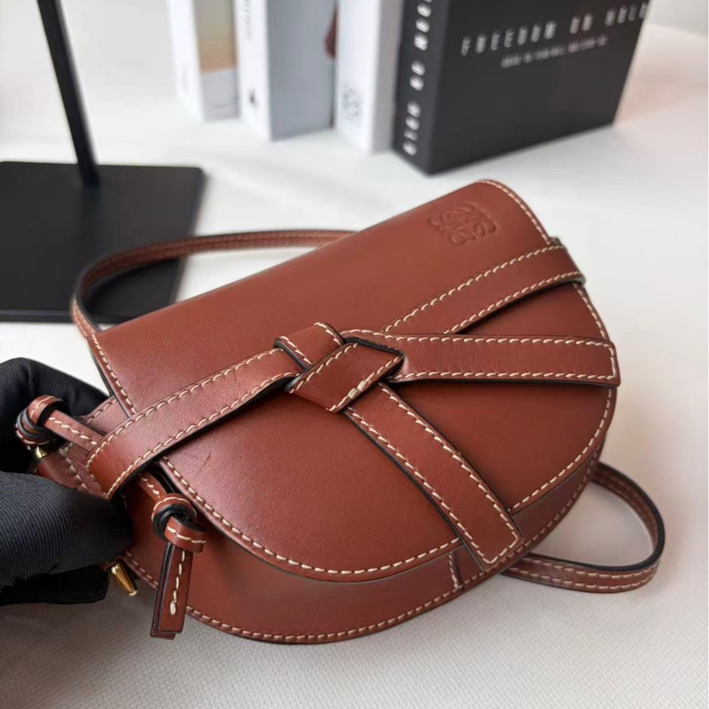 LOEWE 羅意威 Gate mini焦糖色馬鞍包 尺寸15*12.5*8🈚附件-6