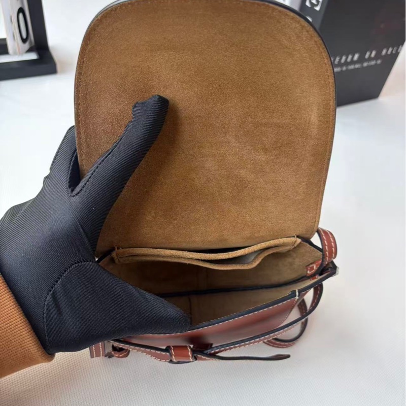 LOEWE 羅意威 Gate mini焦糖色馬鞍包 尺寸15*12.5*8🈚附件-8
