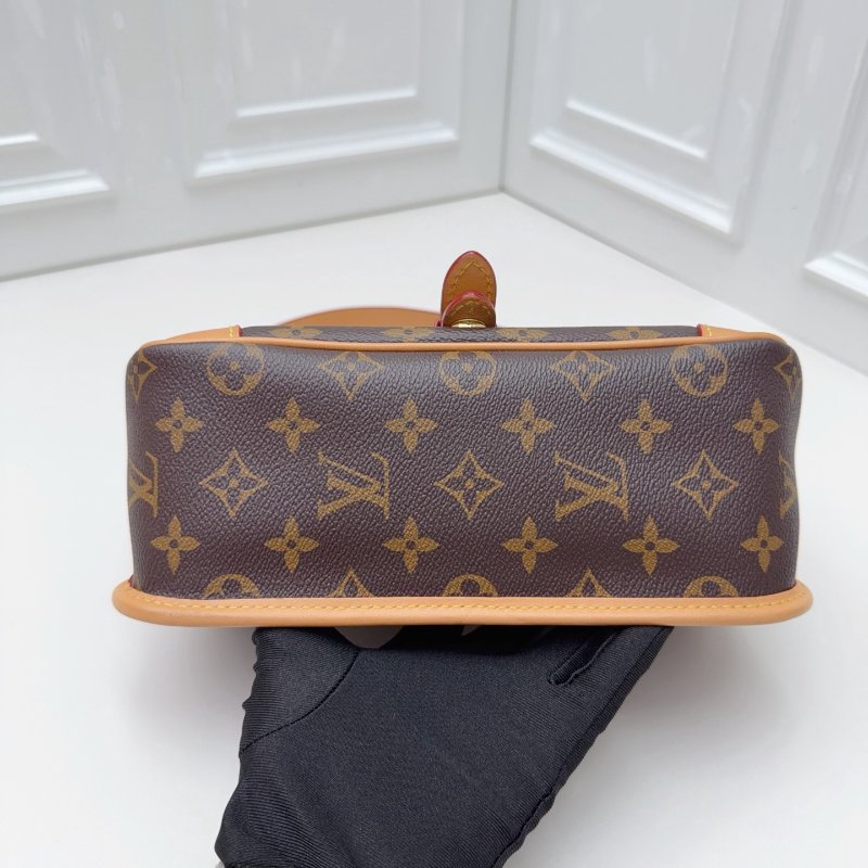 芯片款 路易威登/Louis Vuitton Diane法棍包 米黑肩带-3
