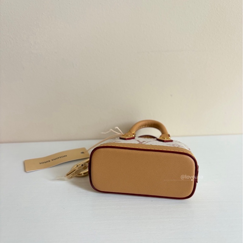 ❣️【NS級-全新閒置品】 LV 超mini貝殼包掛件-3
