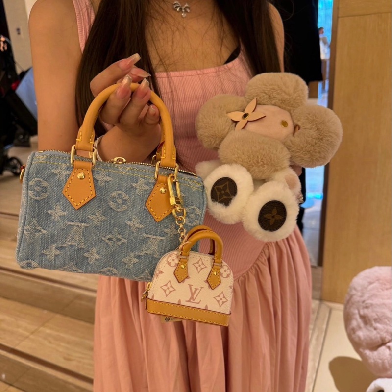 ❣️【NS級-全新閒置品】 LV 超mini貝殼包掛件-5