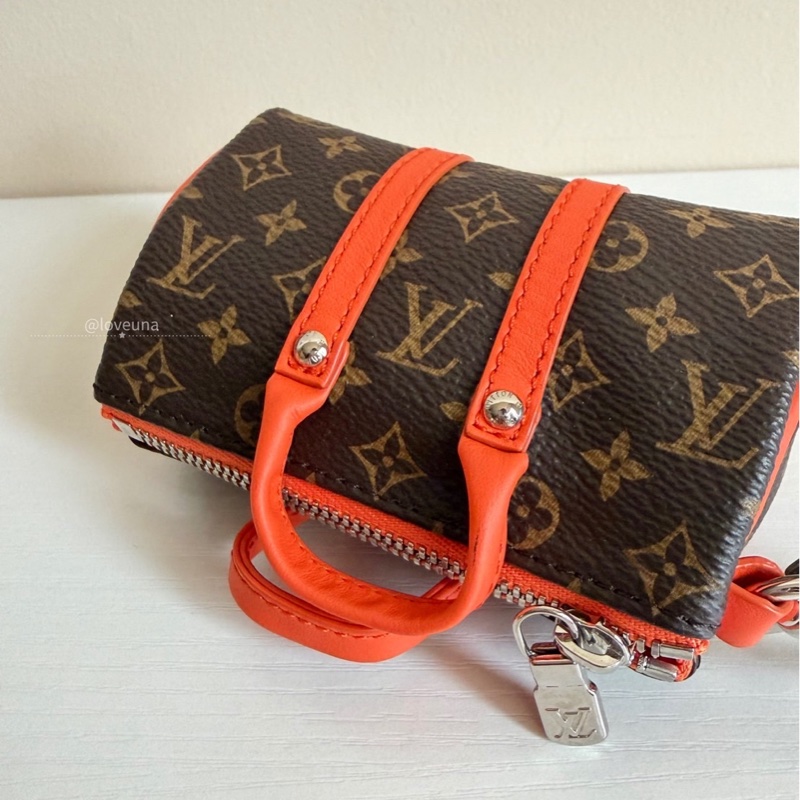 ❣️【A級-95成新】 LV 迷你枕頭包掛飾-3