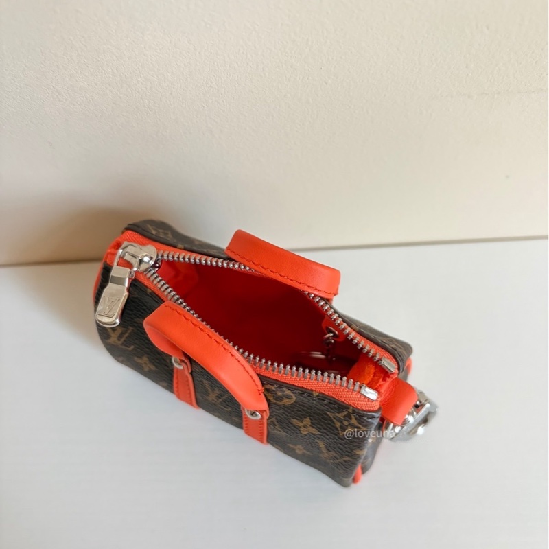 ❣️【A級-95成新】 LV 迷你枕頭包掛飾-6