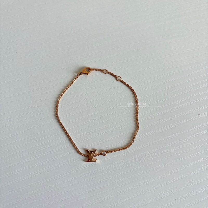 ❣️【NS級-全新閒置品】 LV 18K金單鑽字母手鏈-1