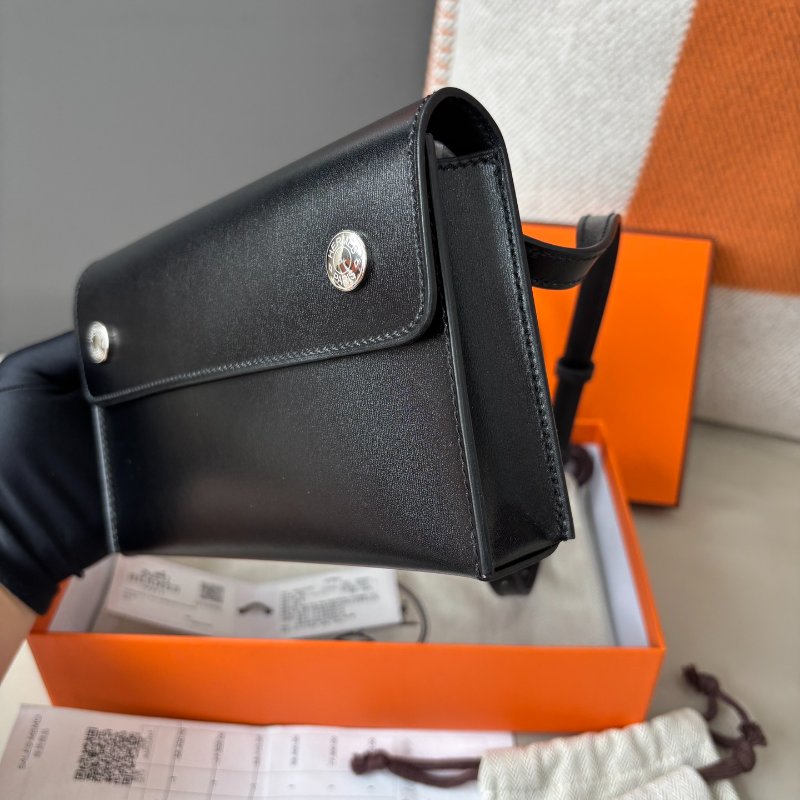 閒置新 愛馬仕Hermes 黑銀Snap Wallet斜背包-2