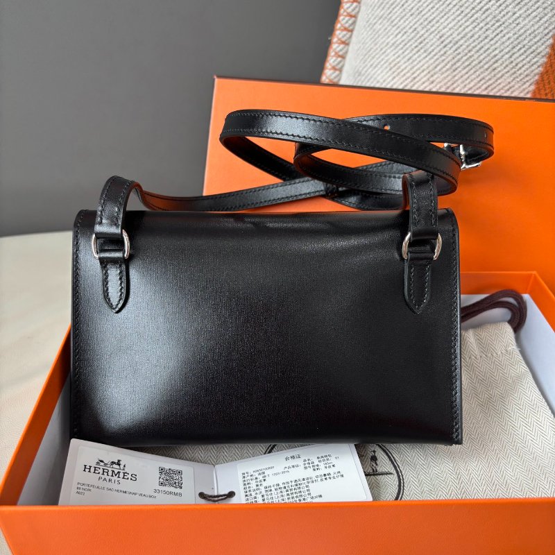 閒置新 愛馬仕Hermes 黑銀Snap Wallet斜背包-6