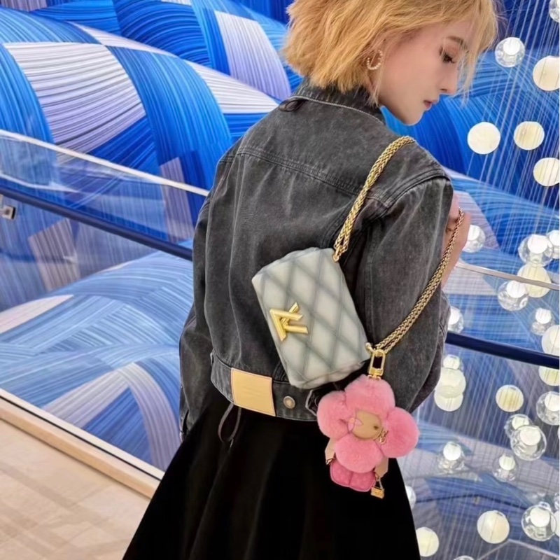 ❣️【NS級-全新閒置品】 LV粉紅淑女Vivienne掛飾-4