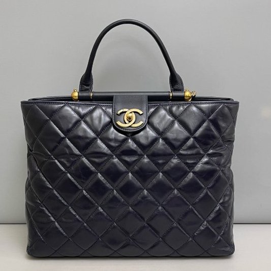 香奈兒/Chanel 孟買繫列 深藍油蠟牛皮金扣Tote-6