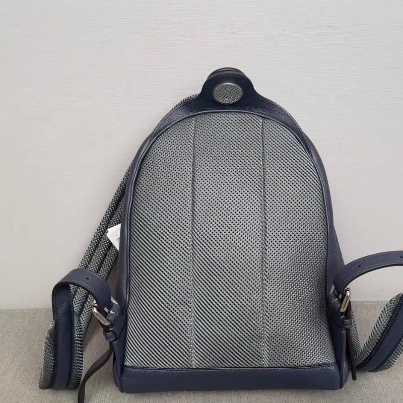 FENDI Chiodo 可調節肩帶小號立體設計後背包深藍色 30*11*23cm  95新 配件塵袋-3