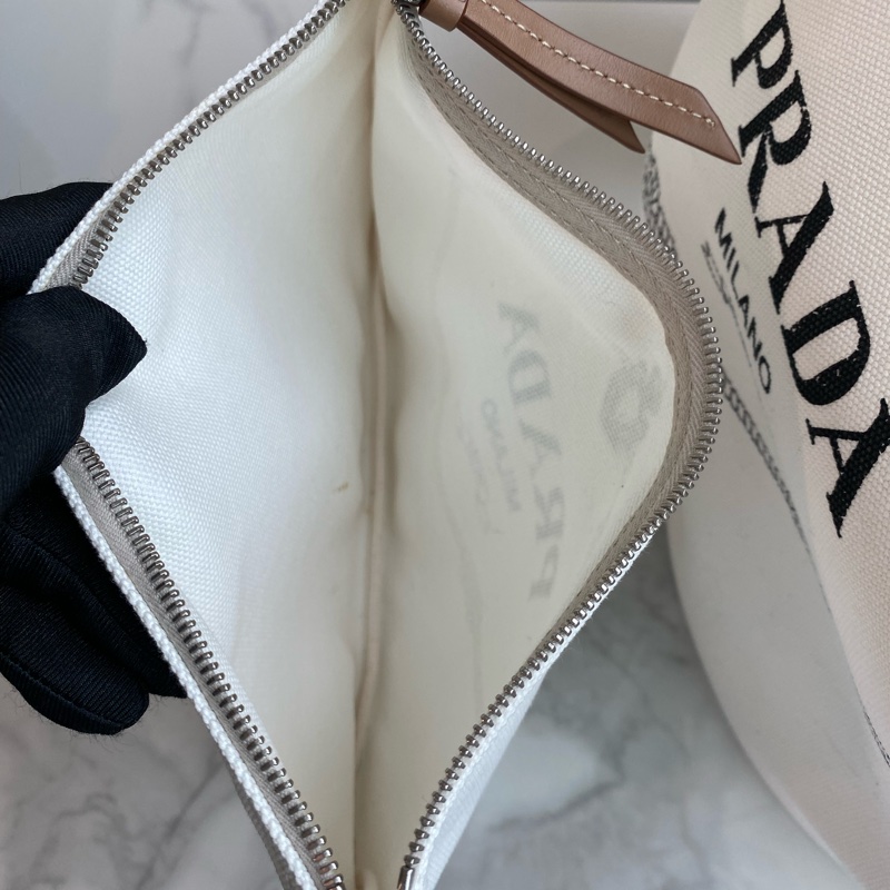 Prada 扇形沙灘包 奶白色-8