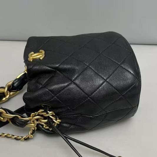香奈兒/Chanel 黑金全皮菱格抽繩粗鏈條水桶包-2