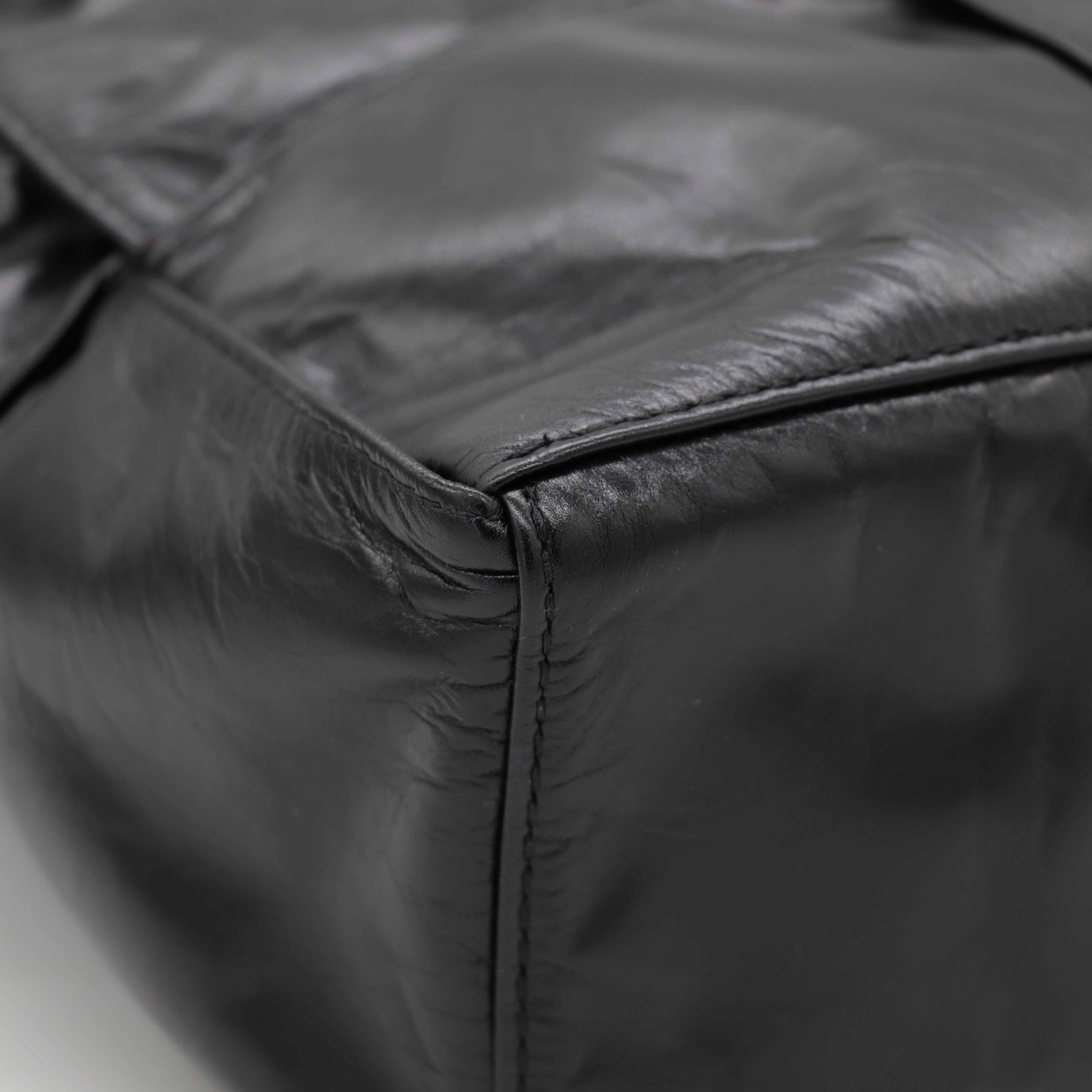 BV 黑大格肩背包-8