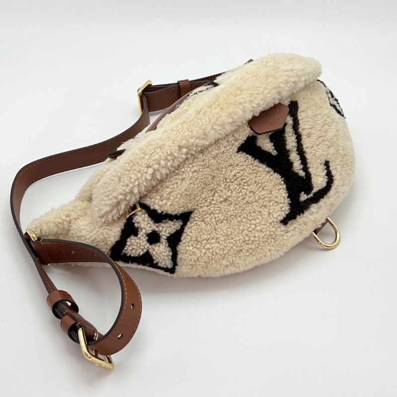 LV 羊羔毛bumbag泰迪熊腰包38*18*16 9新 配件塵袋-5