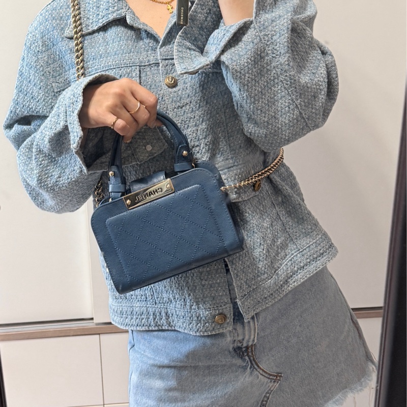 低於專櫃半價🫶🏻9新✨穿牛仔非常好看的香奈兒包💙CHANEL 18公分 有精緻感的把手 經典優雅菱格紋 有個性的包型-2