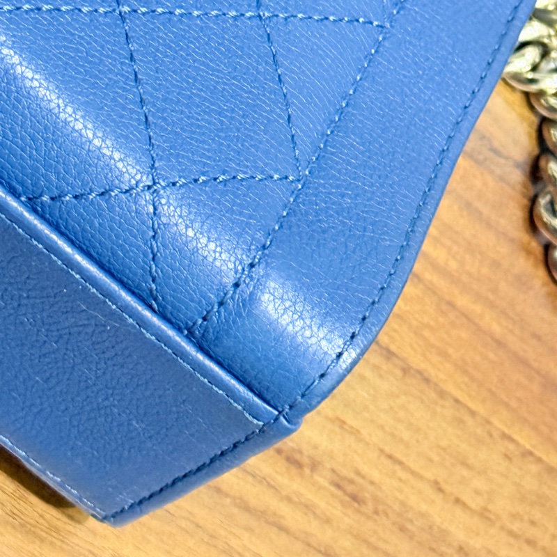 低於專櫃半價🫶🏻9新✨穿牛仔非常好看的香奈兒包💙CHANEL 18公分 有精緻感的把手 經典優雅菱格紋 有個性的包型-22