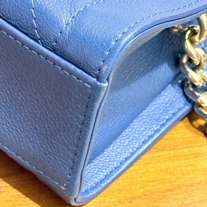 低於專櫃半價🫶🏻9新✨穿牛仔非常好看的香奈兒包💙CHANEL 18公分 有精緻感的把手 經典優雅菱格紋 有個性的包型-26