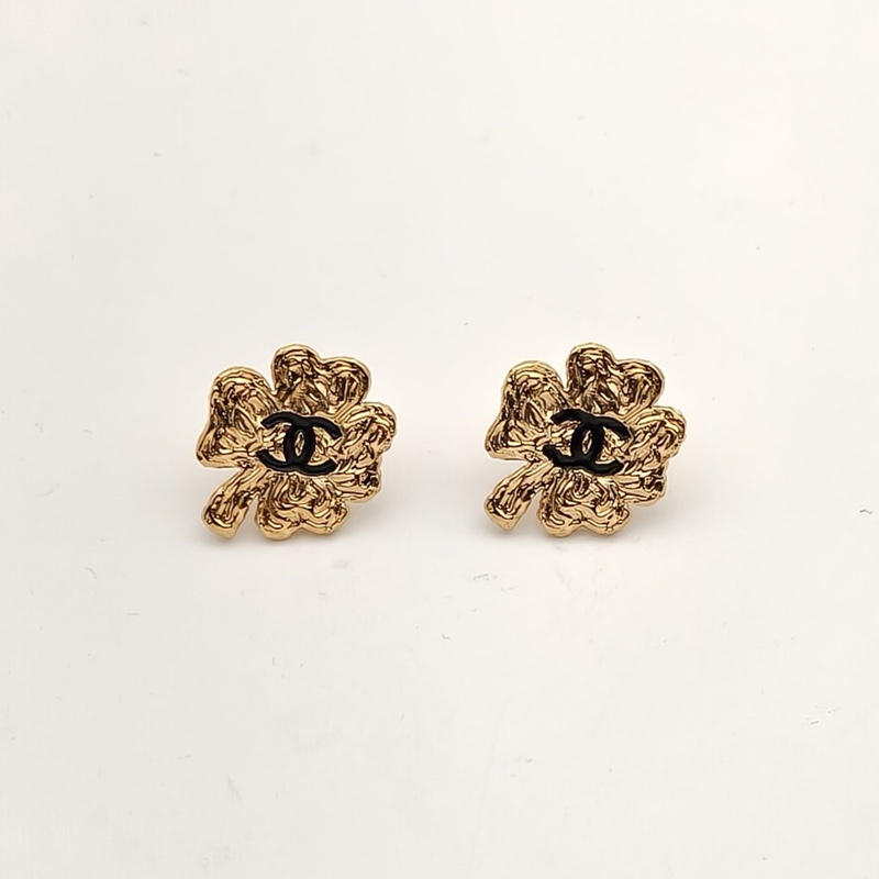 CHANEL 合金浮雕四葉草耳環-1