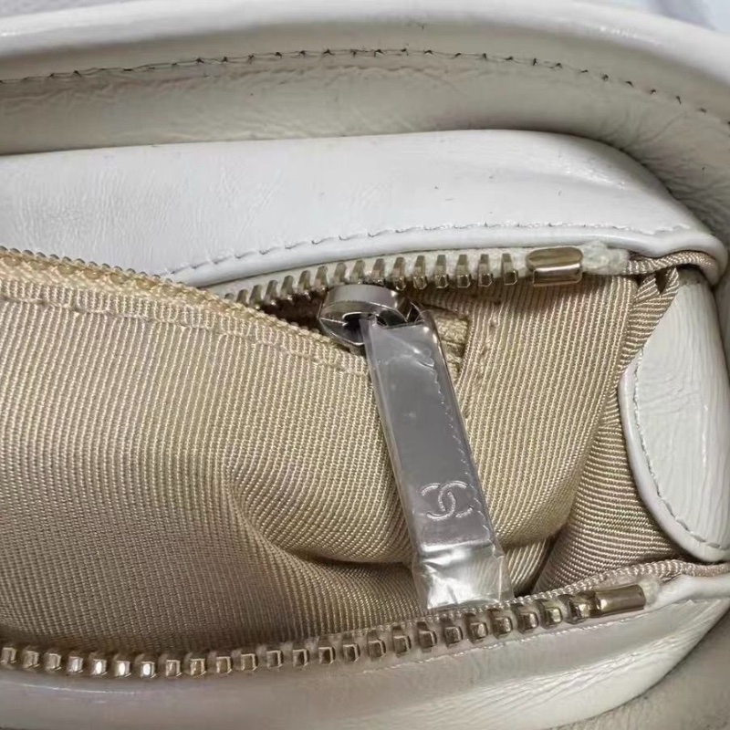 Chanel 山茶花蕾絲流浪小號白色 14*19*8 9新 配件塵袋保卡-3