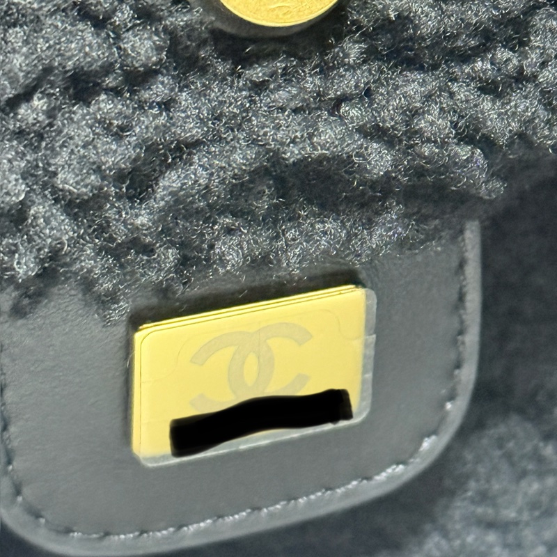 省下快十萬🫣香奈兒 黑色22包 小號 買不到的黑色泰迪熊羔羊絨 毛毛包-9