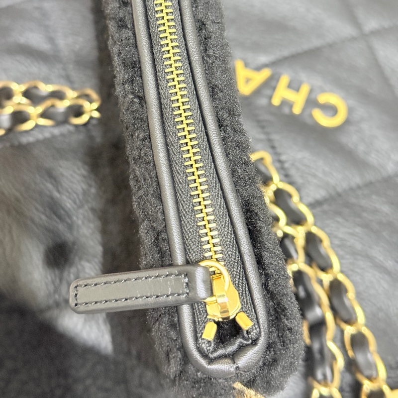 省下快十萬🫣香奈兒 黑色22包 小號 買不到的黑色泰迪熊羔羊絨 毛毛包-19