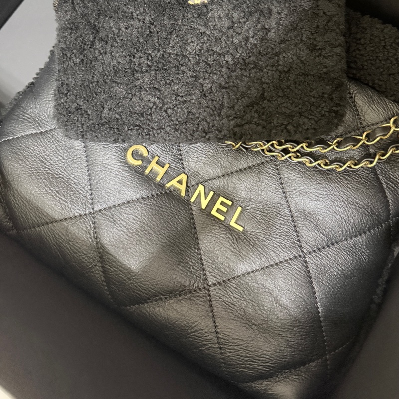 省下快十萬🫣香奈兒 黑色22包 小號 買不到的黑色泰迪熊羔羊絨 毛毛包-23