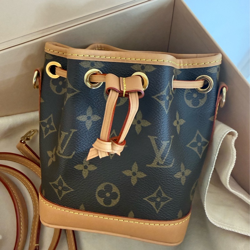 全新LV老花 NANO NOE mini束繩束口水桶包(可拆式手把/肩帶)M81266-1