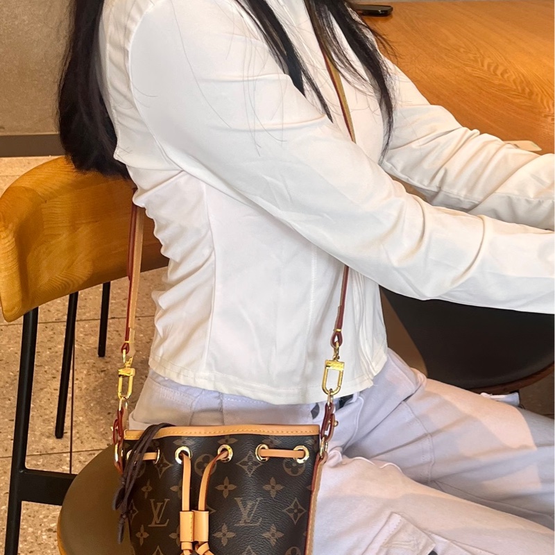 全新LV老花 NANO NOE mini束繩束口水桶包(可拆式手把/肩帶)M81266-12