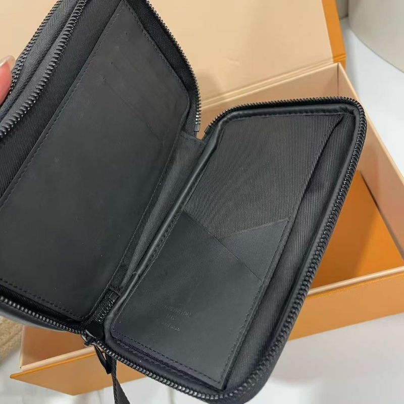 LV Nigo聯名款小烏龜竪版手機包 肩背斜背包12*18 9新 配件盒子-4