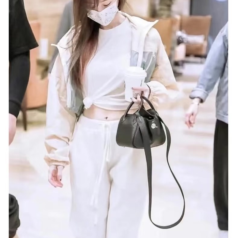 全新HERMES黑色金釦mini lindy 一代斜背包-16