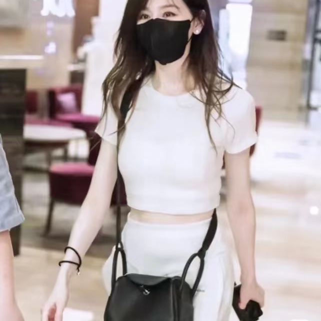 全新HERMES黑色金釦mini lindy 一代斜背包-17