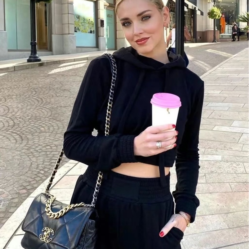 閒置新CHANEL黑色 19 Flap Bag 小號 小羊皮 霧金銀練26公分AS1160-16