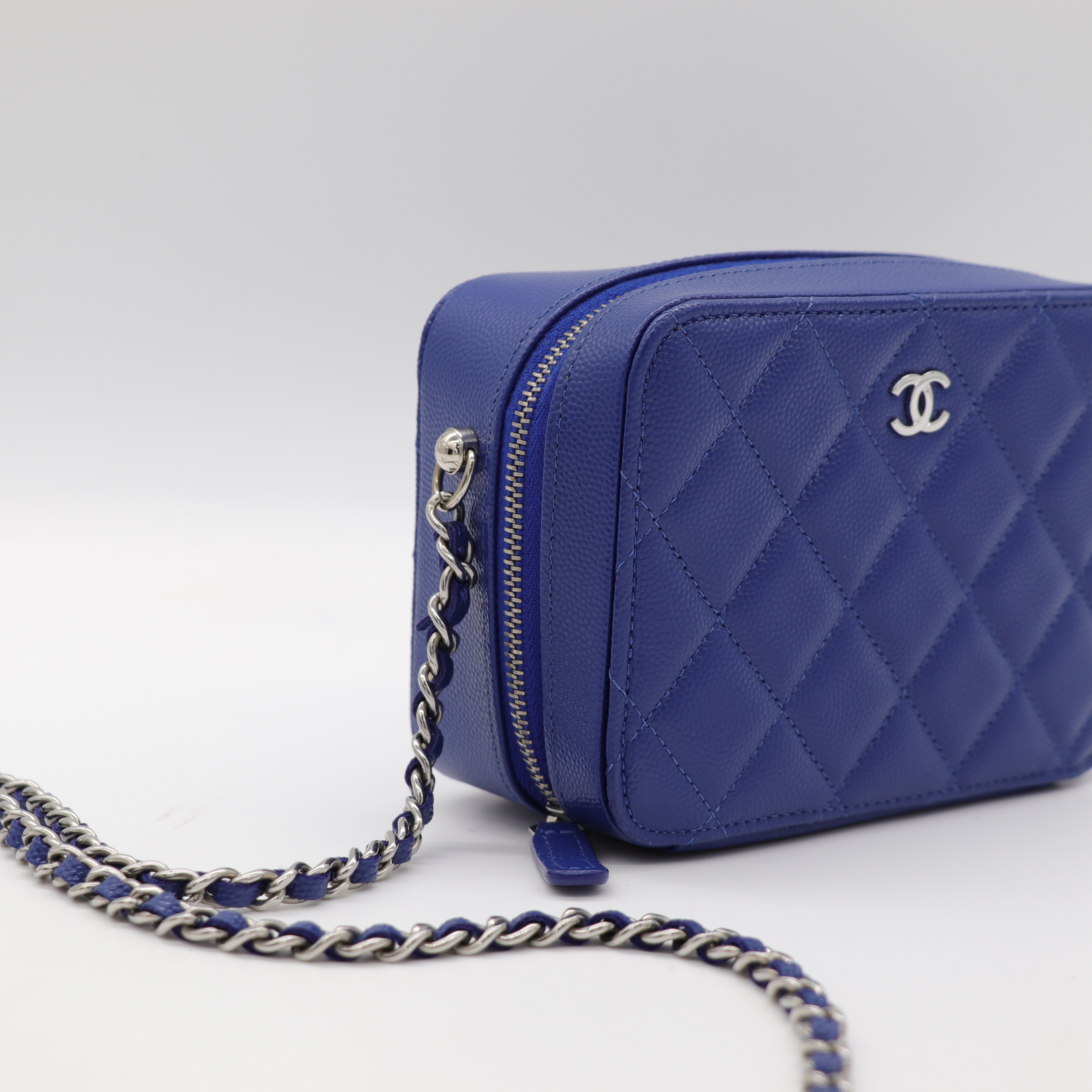 CHANEL 寶藍色牛皮 斜背包-5