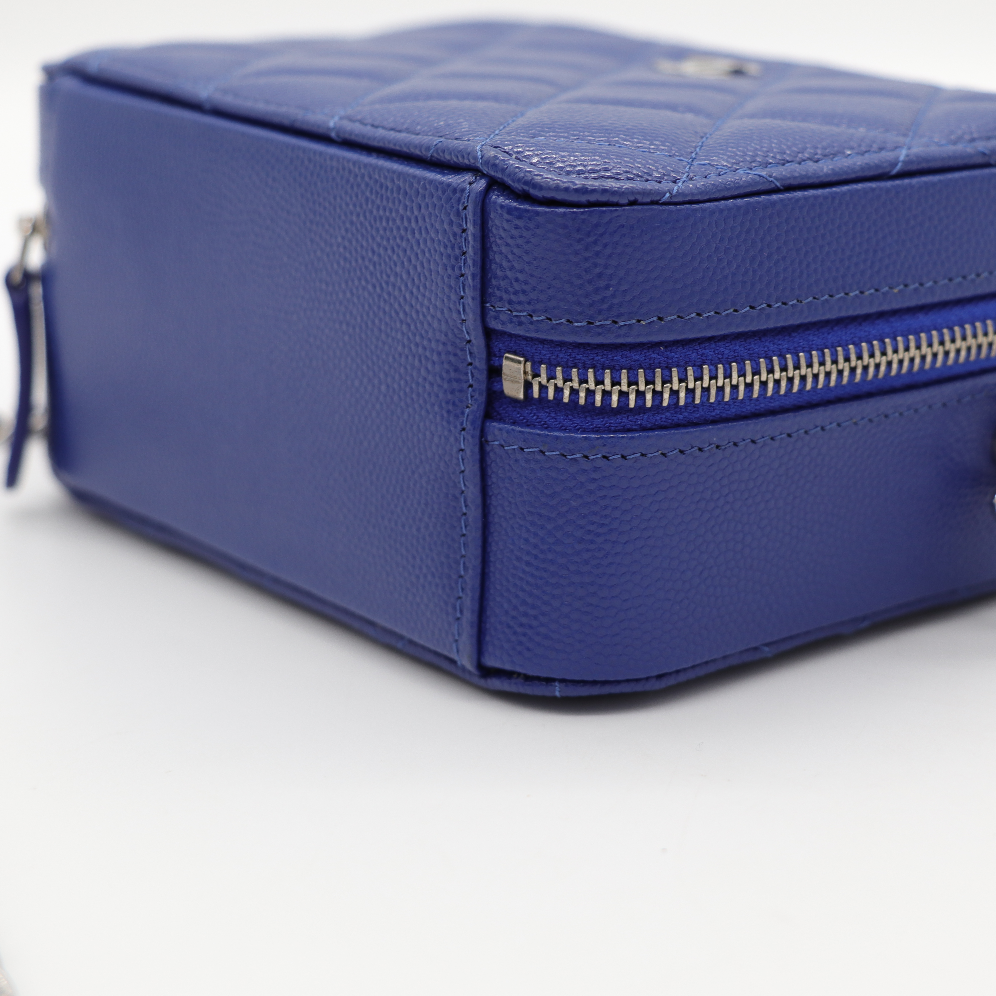 CHANEL 寶藍色牛皮 斜背包-9