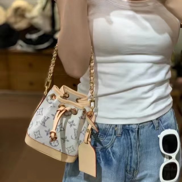 LV 限定款NOE Nano Nautical航海系列  抽繩小水桶 芯片款 帆布配皮 新配色夢幻紫刺繡logo 16*13*10cm  99新配件塵袋 肩帶 盒子 購證-1