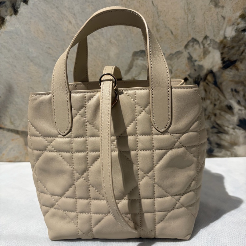 Dior沙丘褐小牛皮Toujours水桶側背包-1